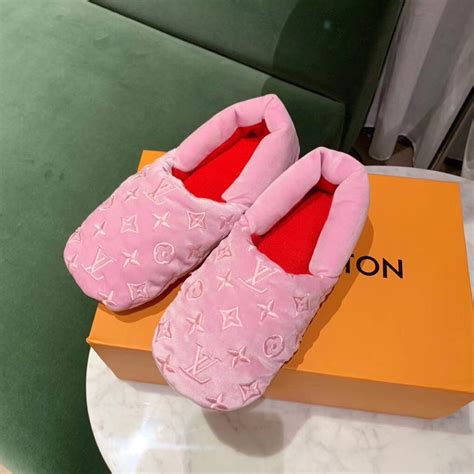 louis vuitton slippers|louis vuitton fluffy slippers.